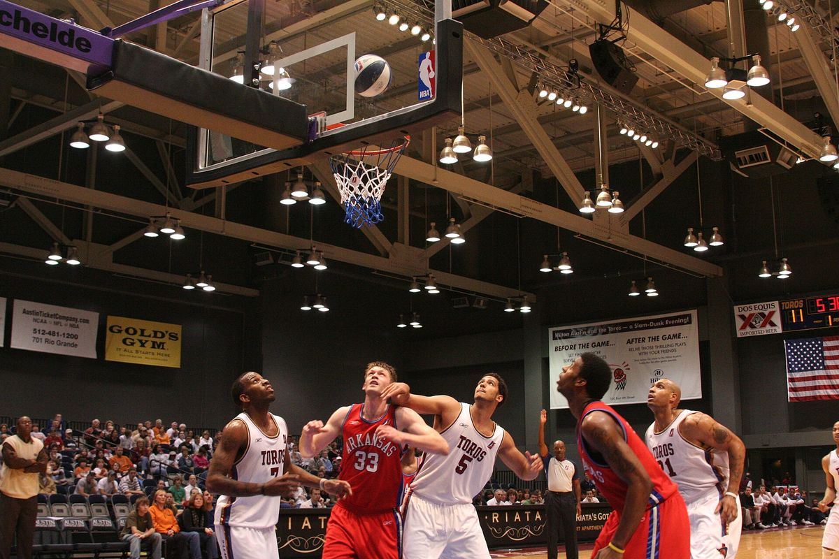 Game action in NBA Development League game between Arkansas RimRockers and Austin Toros at the Austin Convention Center, Austin, Texas, Jan. 27, 2006.
