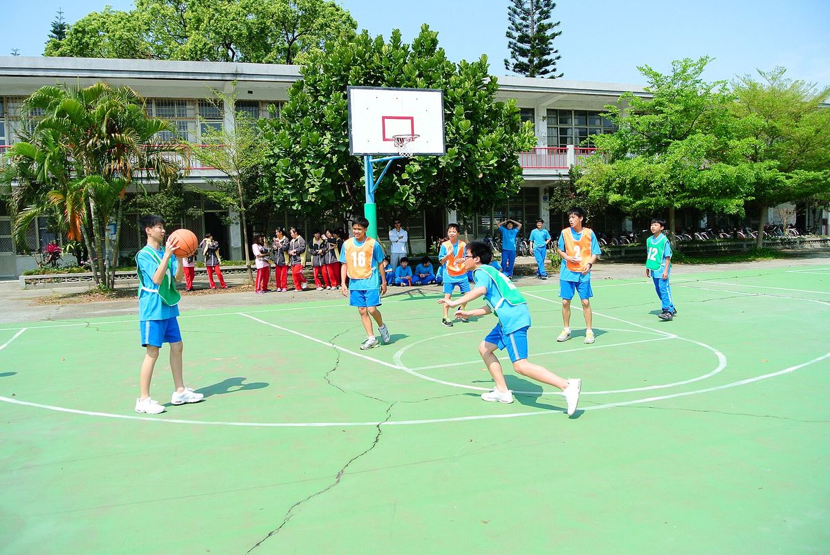 3x3 basketball game in Baozhong Junior High School